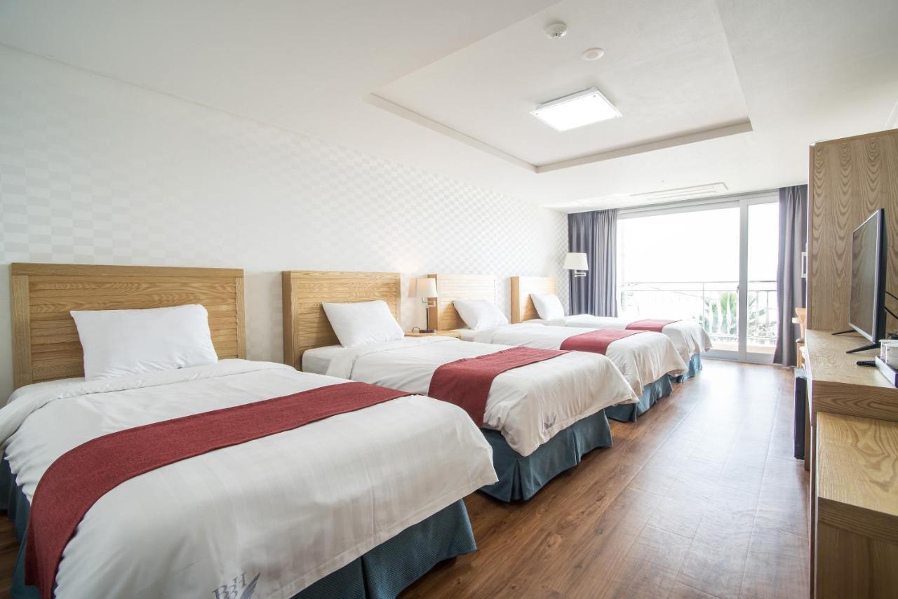 Breeze Bay Hotel مدينة سيوجويبو المظهر الخارجي الصورة