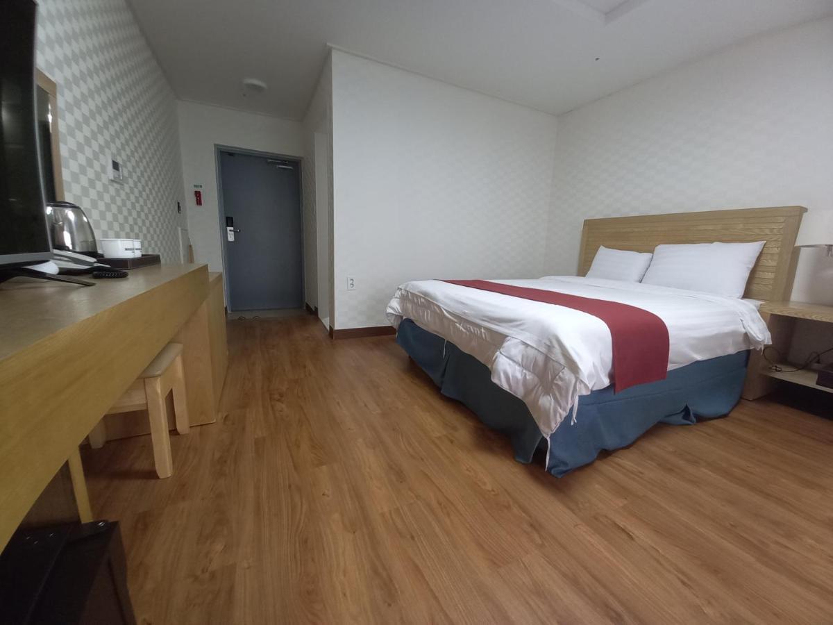 Breeze Bay Hotel مدينة سيوجويبو المظهر الخارجي الصورة