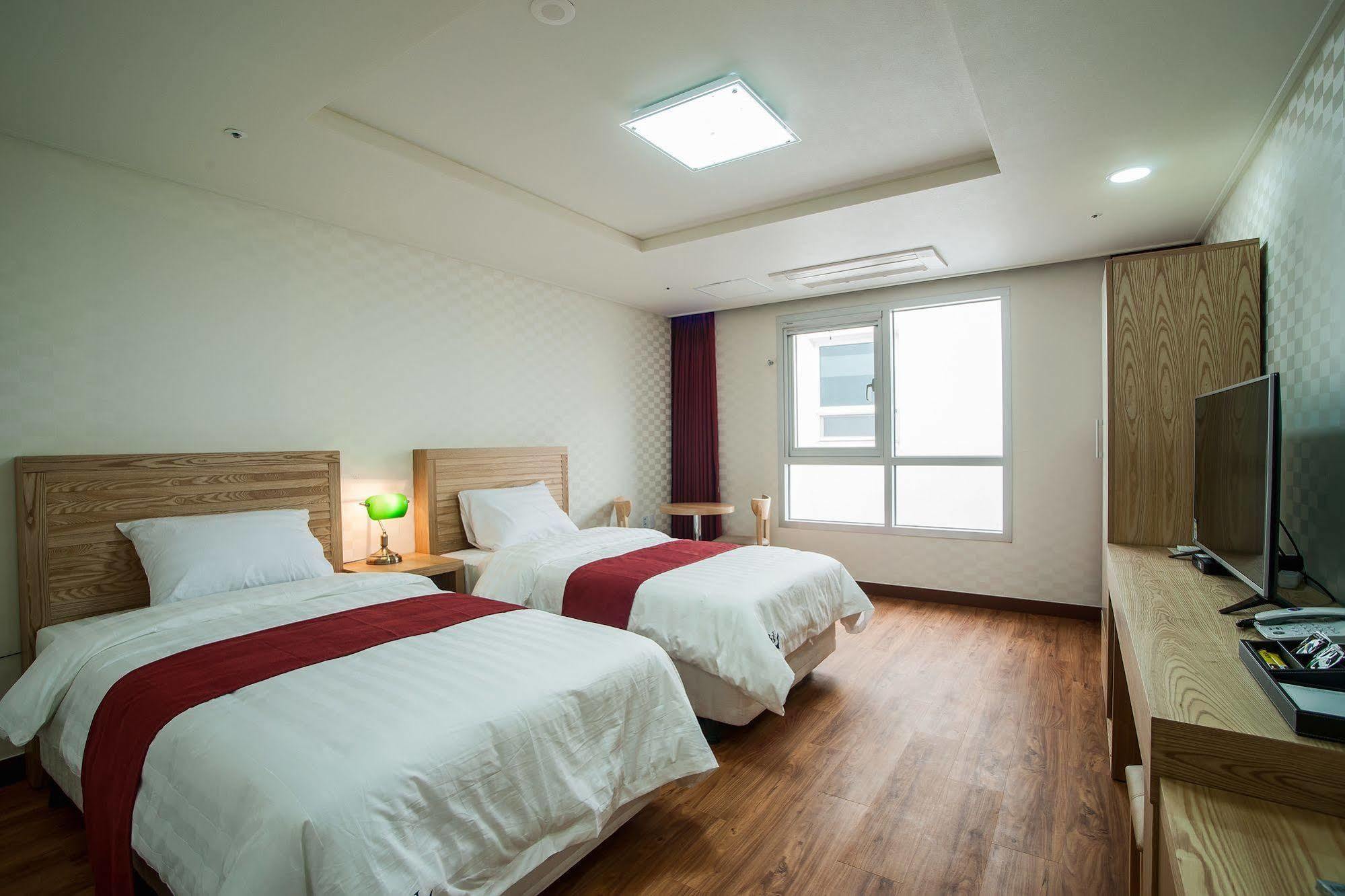 Breeze Bay Hotel مدينة سيوجويبو المظهر الخارجي الصورة