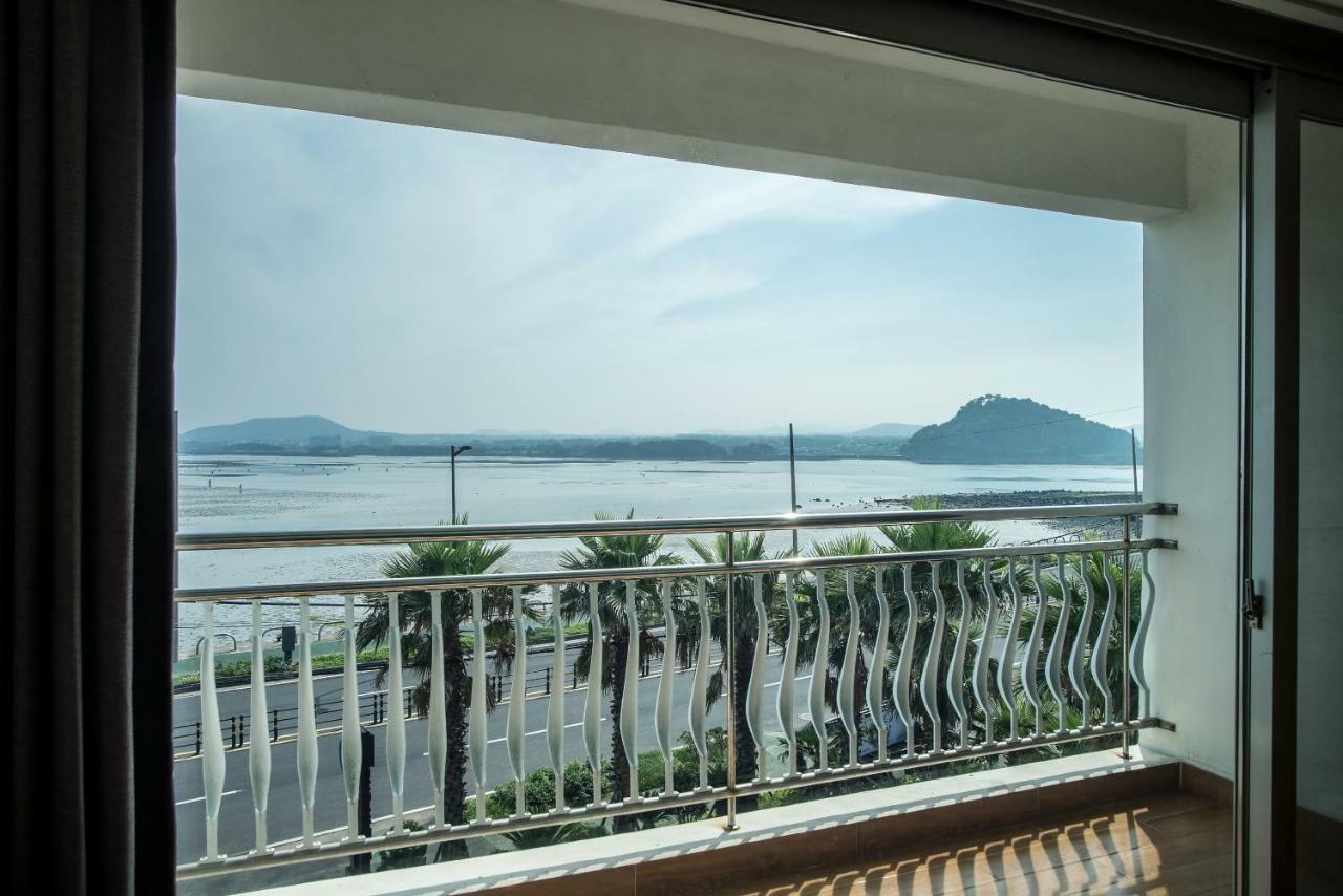 Breeze Bay Hotel مدينة سيوجويبو المظهر الخارجي الصورة