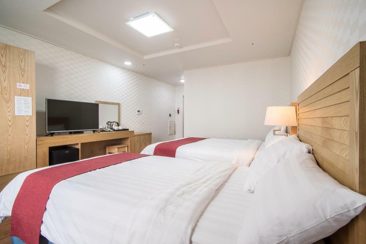 Breeze Bay Hotel مدينة سيوجويبو المظهر الخارجي الصورة